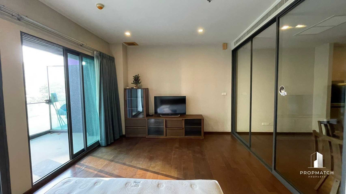 For RentCondoSukhumvit, Asoke, Thonglor : ⚡️Cheapest in the building⚡️Noble remix thongloah 41 Sqm 20,000 B next to BTS Thonglor, has skywalk. If interested, contact to make an appointment to see Putter 0928895628 line : plustor_ss