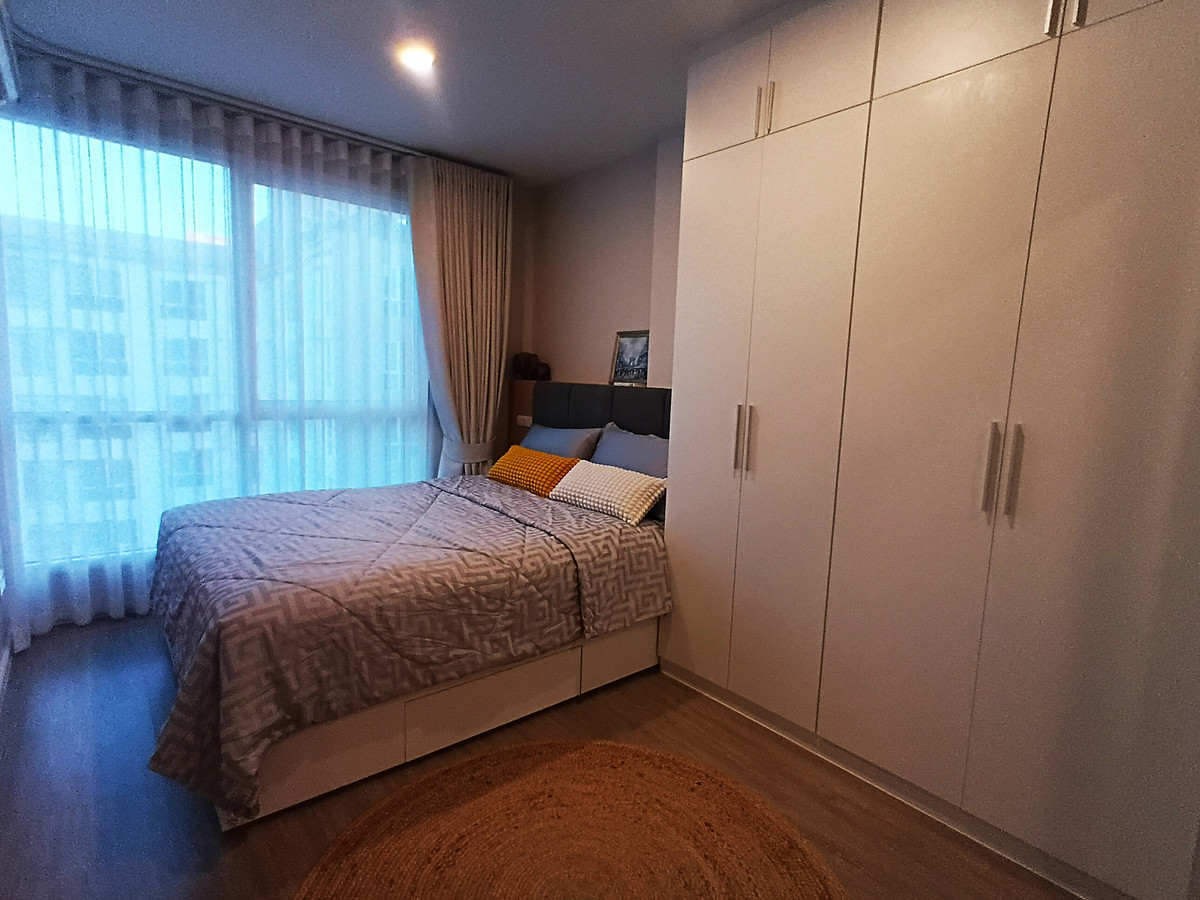 For SaleCondoKasetsart, Ratchayothin : Urgent sale! BLUE Condo Phaholyothin 35, best pool view in the project, fully furnished and ready to move in immediately.