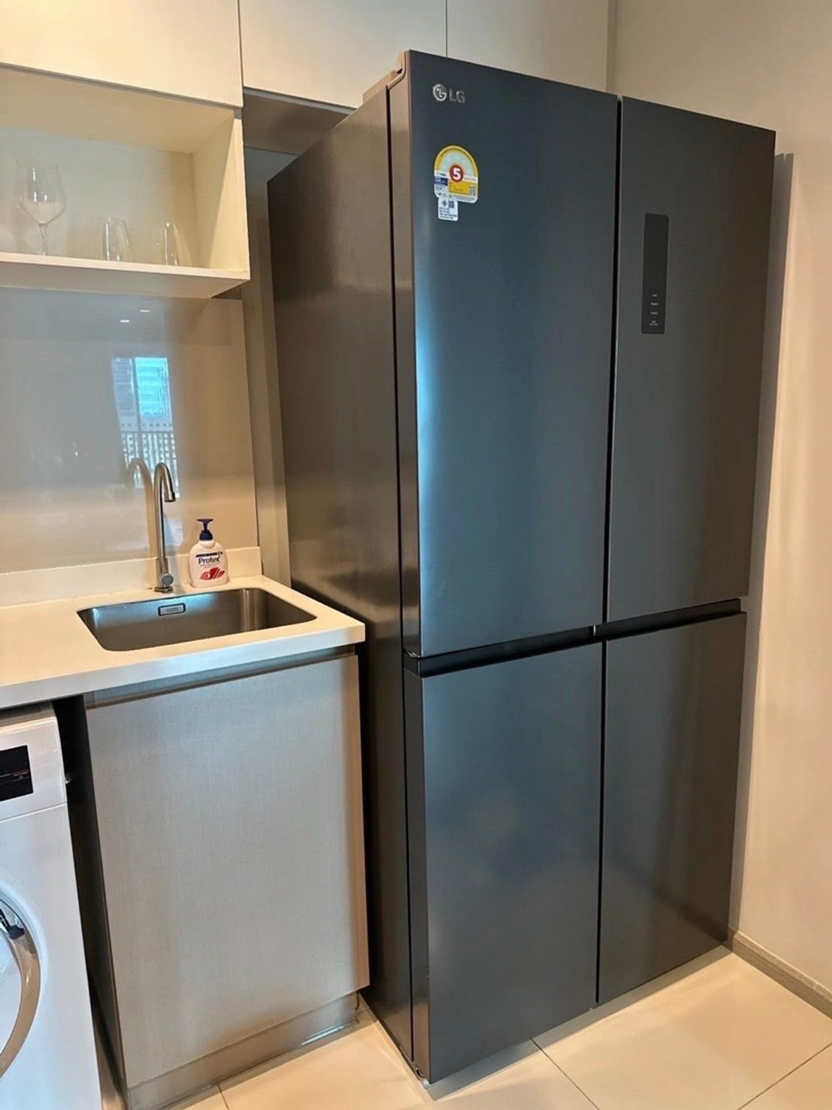 ให้เช่าคอนโดลาดพร้าว เซ็นทรัลลาดพร้าว : ให้เช่า คอนโด Life ลาดพร้าว ขนาดห้อง : 75 ตร.ม ชั้น : 11 ตึก/อาคาร : B 2ห้องนอน2ห้องนำ้ ราคา : 35,000 บาท สถานที่ใกล้เคียง : ติด bts สถานีห้าแยกลาดพร้าว