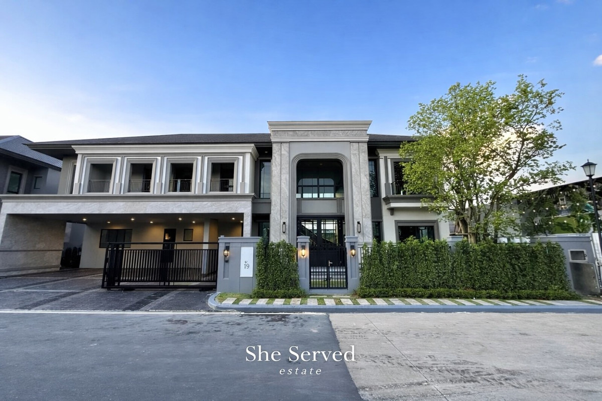 For RentHouseLadkrabang, Suwannaphum Airport : ◈Grand Bangkok Boulevard - Krungthepkreetha◈ • 604 sq.m. • 127 sq.wa • 5 Beds 6 Baths • 2 Maids • 5 Parkings • Garden facing unit