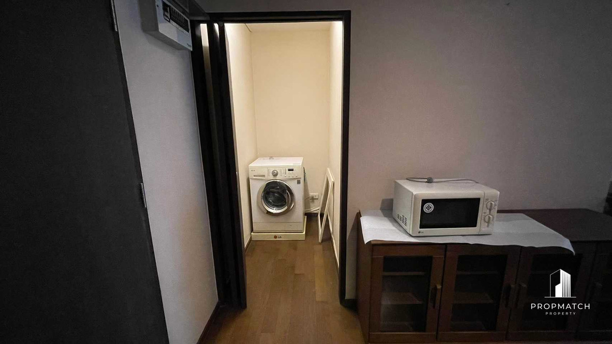 For RentCondoSukhumvit, Asoke, Thonglor : ⚡️Cheapest in the building⚡️Noble remix thongloah 41 Sqm 20,000 B next to BTS Thonglor, has skywalk. If interested, contact to make an appointment to see Putter 0928895628 line : plustor_ss