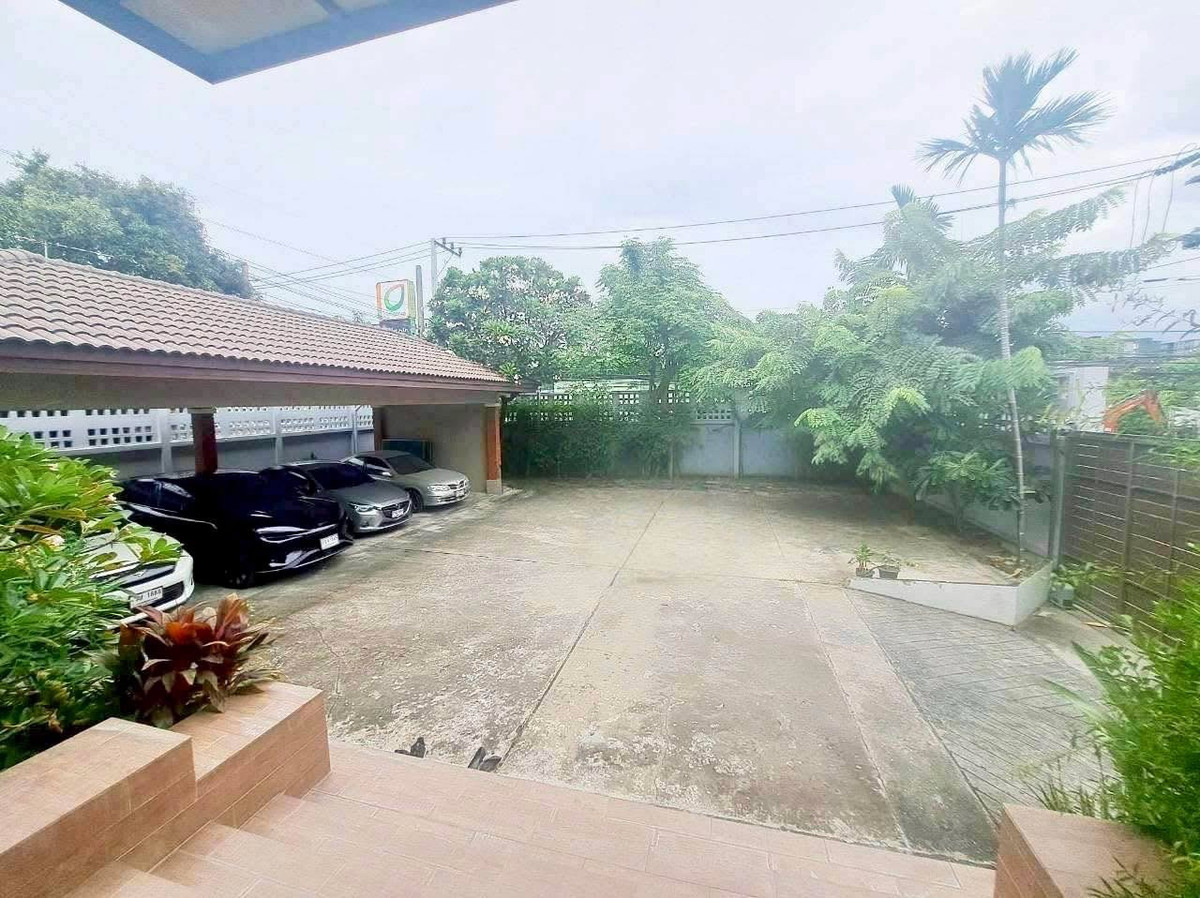 ขายบ้านบางนา แบริ่ง ลาซาล : ทำเลทอง ซอยแบริ่ง 13 (สุขุมวิท 107) บ้านใหญ่ ใจกลางสุขุมวิท บ้านเดี่ยว 2 ชั้น ใกล้ BTS แบริ่ง 221 ตร.ว. พร้อมอยู่ทันที