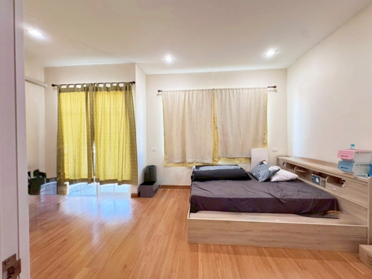 ขายทาวน์โฮมเกษตร นวมินทร์ ลาดปลาเค้า : ขาย ทาวน์เฮ้าส์ 2 ชั้น โกลเด้น ทาวน์ 3 ลาดพร้าว เกษตรนวมินทร์ 21.7 ตรว 117 ตรม 4 นอน 3 น้ำ บ้านหลังมุม