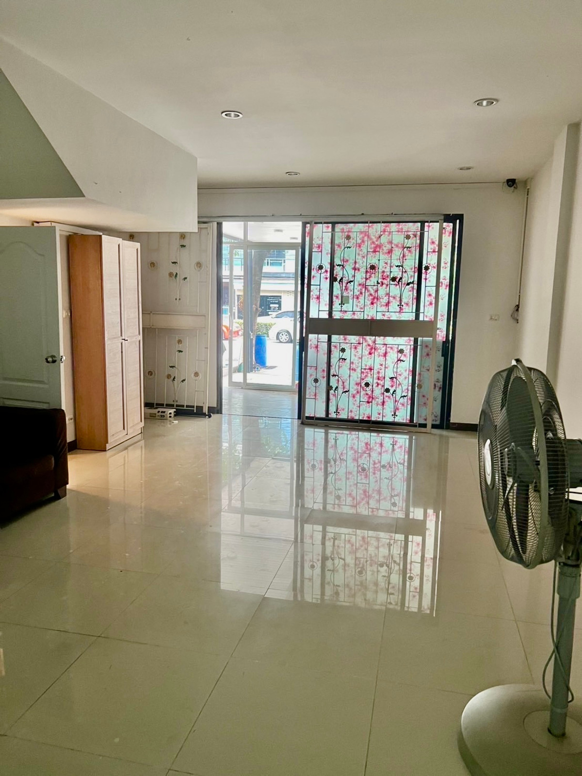 ขายโฮมออฟฟิศบางนา แบริ่ง ลาซาล : ขายโฮมออฟฟิศ 4 ชั้น ทำเลธุรกิจ ราคาดีที่สุดในโครงการ H2O Ram 2 – Suvarnabhumi (รามคำแหง 2 – วงแหวนตะวันออก)