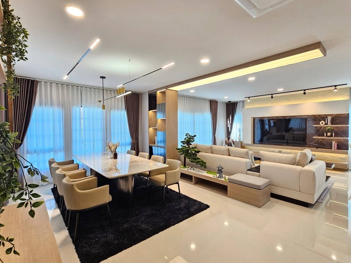 For RentHouseBangna, Bearing, Lasalle : 🌟For Rent: CENTRO BANGNA. Two-storey detached house with spacious layout. Featuring 4 bedrooms and 4 bathrooms.Fully furnished💥Rental Fee: 156,000 THB/month.