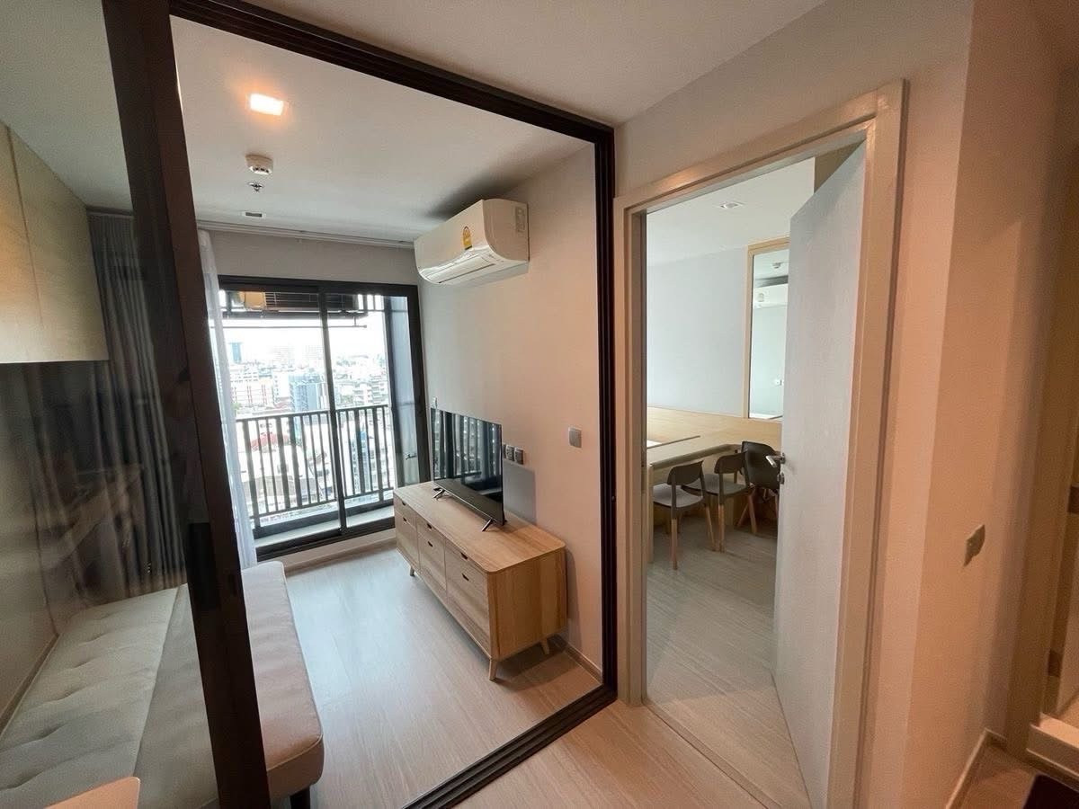 ให้เช่าคอนโดลาดพร้าว เซ็นทรัลลาดพร้าว : ให้เช่า คอนโด Life ลาดพร้าว ขนาดห้อง : 35 ตร.ม ชั้น : 12A ตึก/อาคาร : B ราคา : 25,000 บาท สถานที่ใกล้เคียง : ติด bts สถานีห้าแยกลาดพร้าว