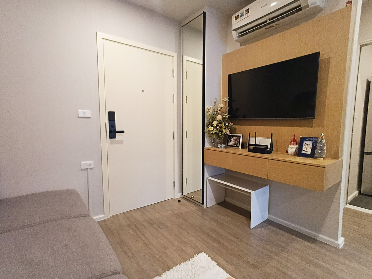 For SaleCondoKasetsart, Ratchayothin : Urgent sale! BLUE Condo Phaholyothin 35, best pool view in the project, fully furnished and ready to move in immediately.