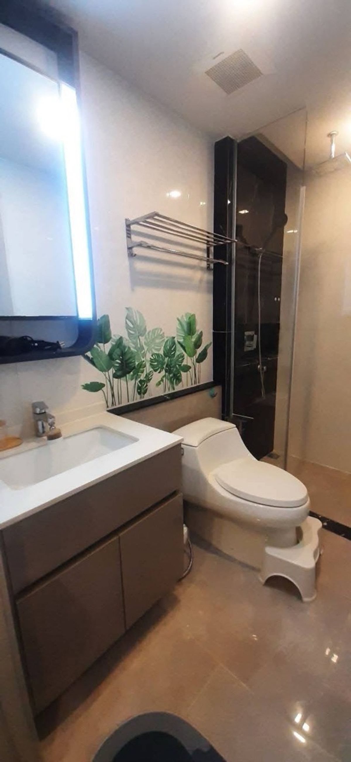 ให้เช่าคอนโดพระราม 9 เพชรบุรีตัดใหม่ RCA : ให้เช่าคอนโด One9Five Asoke-Rama9 อาคาร B ชั้น 18 วิวเมืองโล่ง ขนาด 36.00 ตร.ม. 1 ห้องนอน ราคา 32,000 บาท