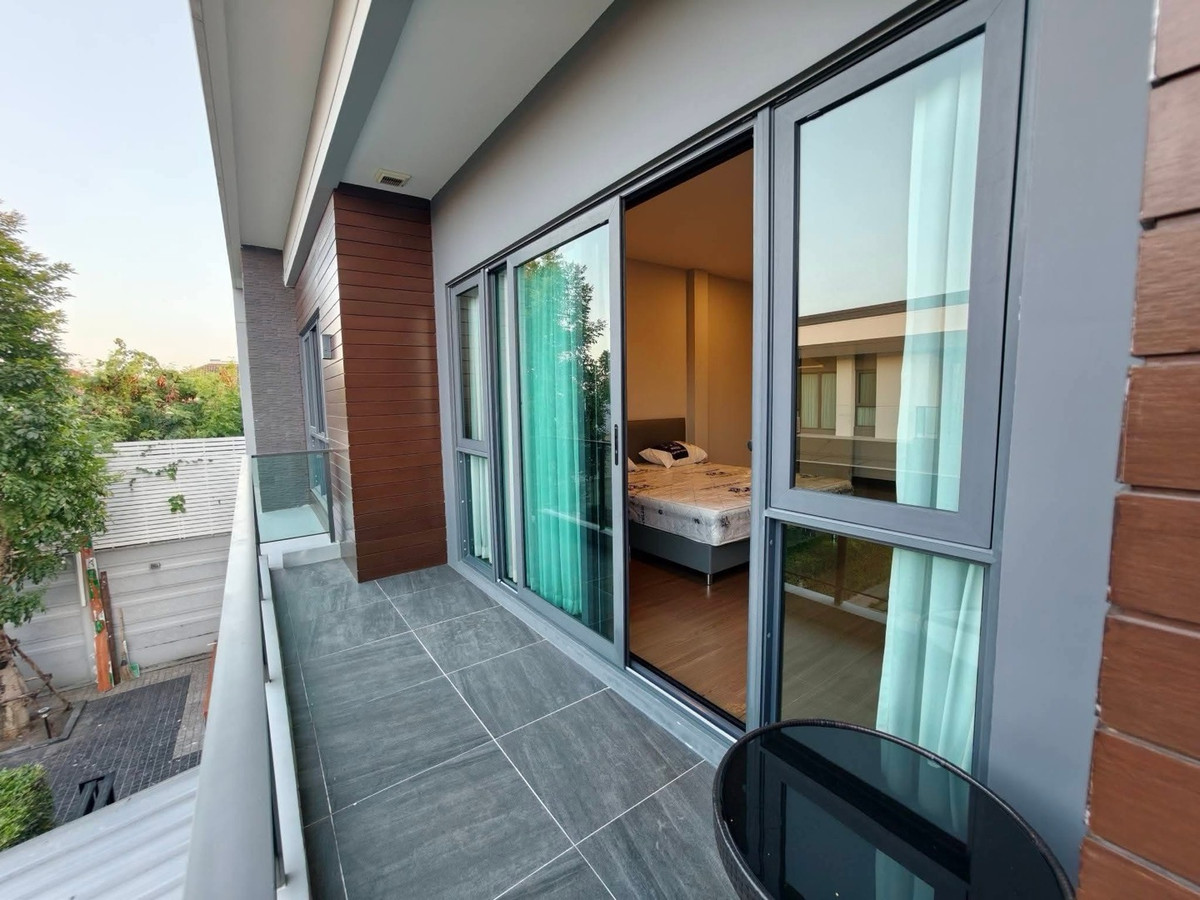 For RentHouseLadkrabang, Suwannaphum Airport : Luxury house for rent, The City Sukhumvit-On Nut.