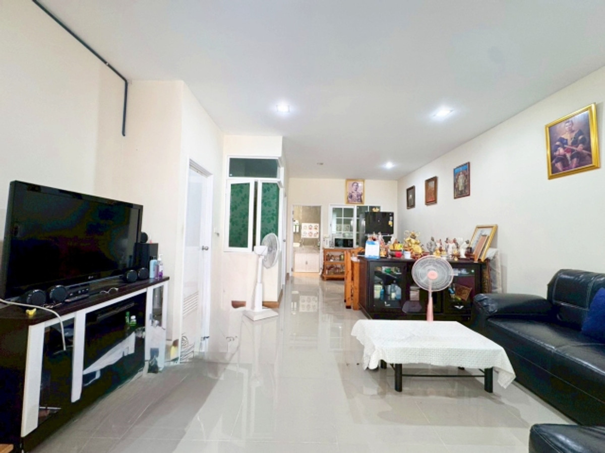 ขายทาวน์โฮมเกษตร นวมินทร์ ลาดปลาเค้า : ขาย ทาวน์เฮ้าส์ 2 ชั้น โกลเด้น ทาวน์ 3 ลาดพร้าว เกษตรนวมินทร์ 21.7 ตรว 117 ตรม 4 นอน 3 น้ำ บ้านหลังมุม