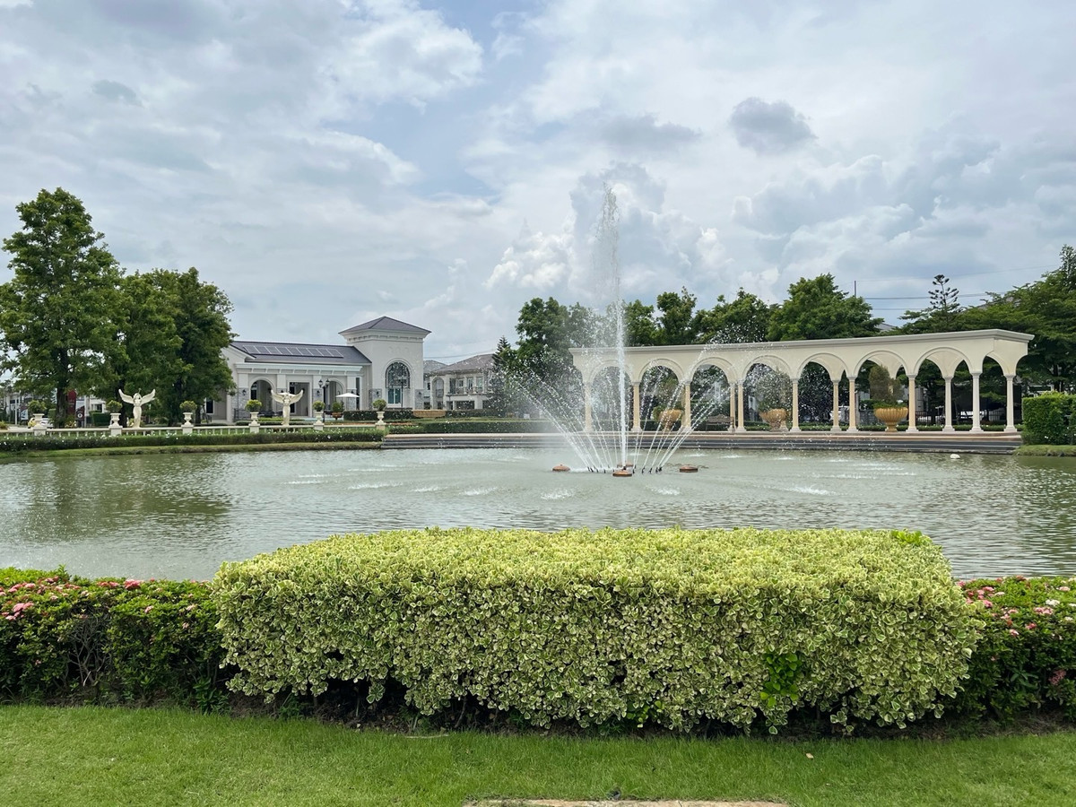 ให้เช่าบ้านปทุมธานี รังสิต ธรรมศาสตร์ : เช่าแกรนดิโอ วิภาวดีรังสิต  มีสระว่ายน้ำ แต่งไป 6ล้าน บ้านหลังมุมใหญ่สุด 450ตร.ม สวยกว่านางฟ้า