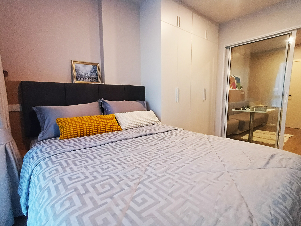 For SaleCondoKasetsart, Ratchayothin : Urgent sale! BLUE Condo Phaholyothin 35, best pool view in the project, fully furnished and ready to move in immediately.