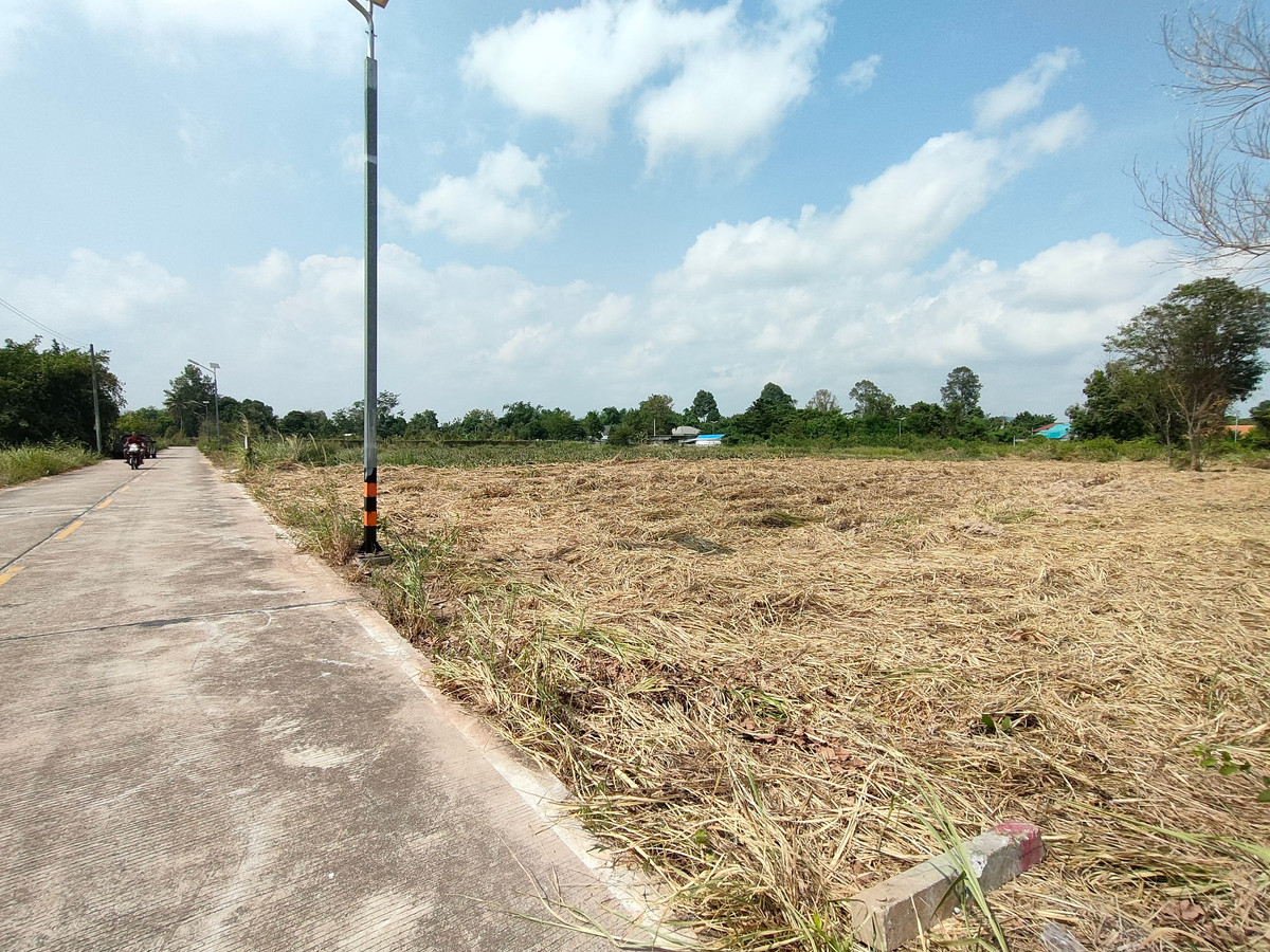 ขายที่ดินพัทยา บางแสน ชลบุรี สัตหีบ :  ขายที่ดิน สัตหีบ ซอยพลูตาหลวง 23 ขนาด 1 ไร่ ใกล้สนามบินอู่ตะเภา