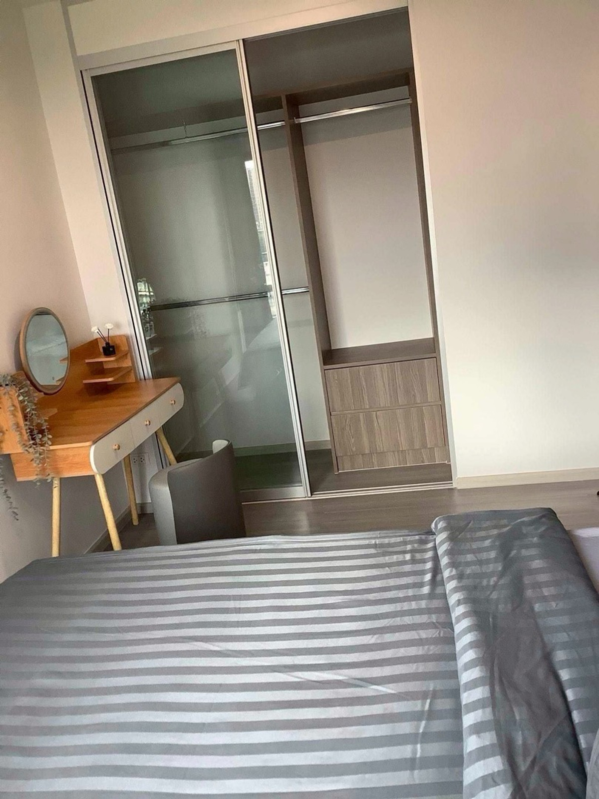 ให้เช่าคอนโดปิ่นเกล้า จรัญสนิทวงศ์ : @condocurator📍ให้เช่า The Parkland Charan - Pinklao เฟอร์นิเจอร์ครบ มีเครื่องซักผ้า [PM4164]