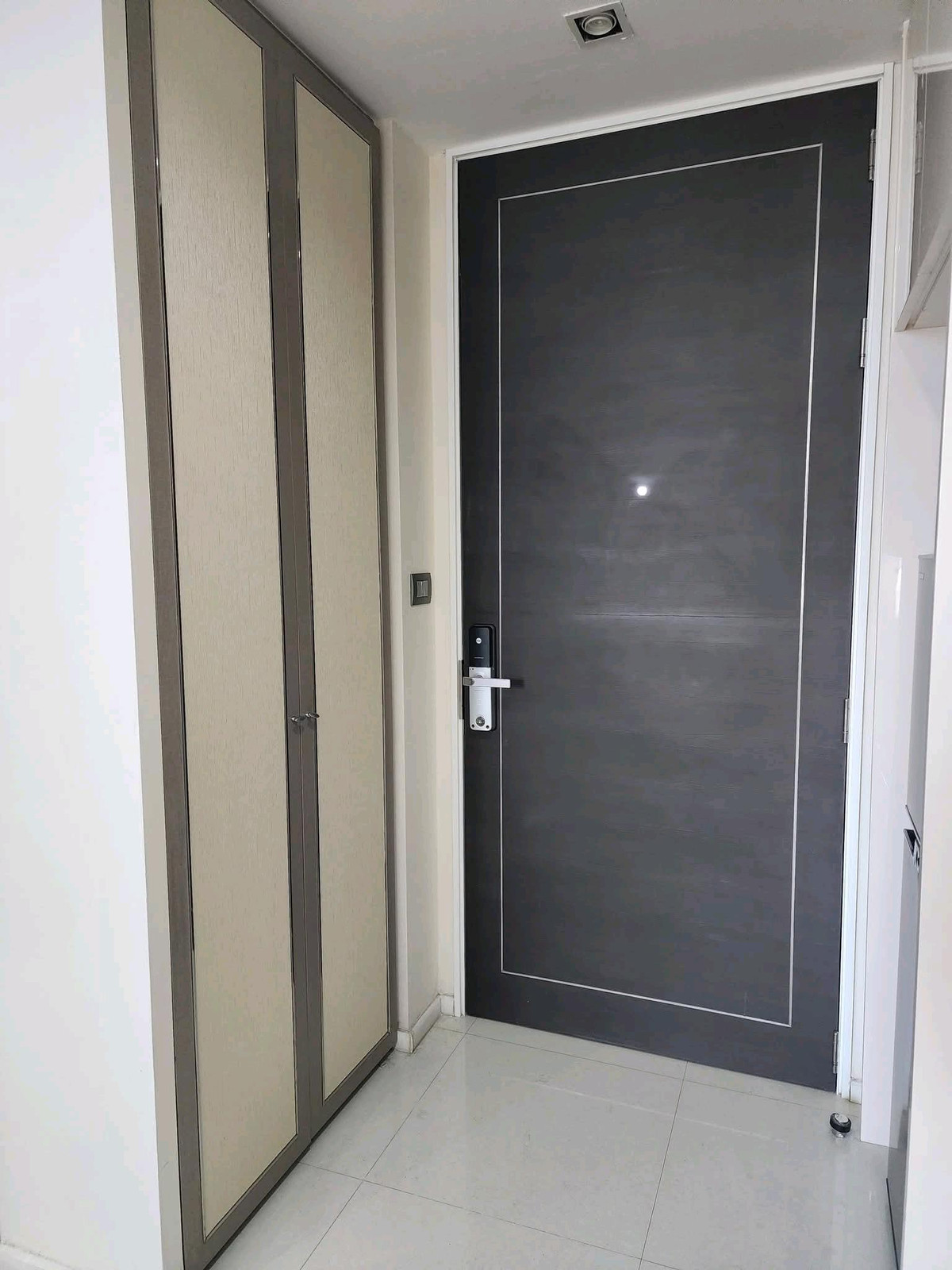 ให้เช่าคอนโดสาทร นราธิวาส : ✨ คอนโดหรูใจกลางสาทร ที่คนทำงานระดับ Executive 🚆 ติด BTS สุรศักดิ์ เดินทางสะดวก ประหยัดเวลาทุกวัน