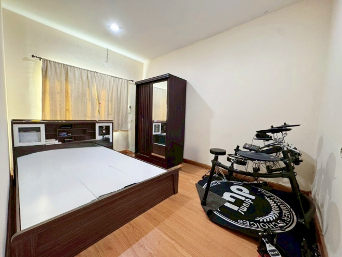 ขายทาวน์โฮมเกษตร นวมินทร์ ลาดปลาเค้า : ขาย ทาวน์เฮ้าส์ 2 ชั้น โกลเด้น ทาวน์ 3 ลาดพร้าว เกษตรนวมินทร์ 21.7 ตรว 117 ตรม 4 นอน 3 น้ำ บ้านหลังมุม