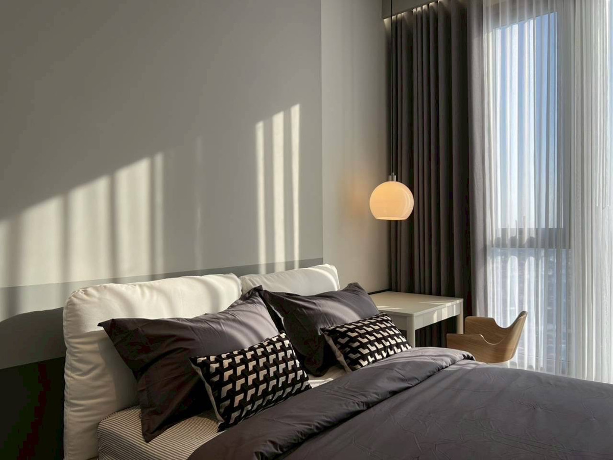 ขายคอนโดสาทร นราธิวาส : ขายด่วน คอนโด Rhythm เจริญกรุง-พาวิลเลียน 2 นอน 3 น้ำ 1 ห้องแม่บ้าน ตกแต่ง Built-in อย่างดี ตามภาพ ห้องใหม่ ไม่เคยเข้าอยู่ เข้าอยู่ได้เลย