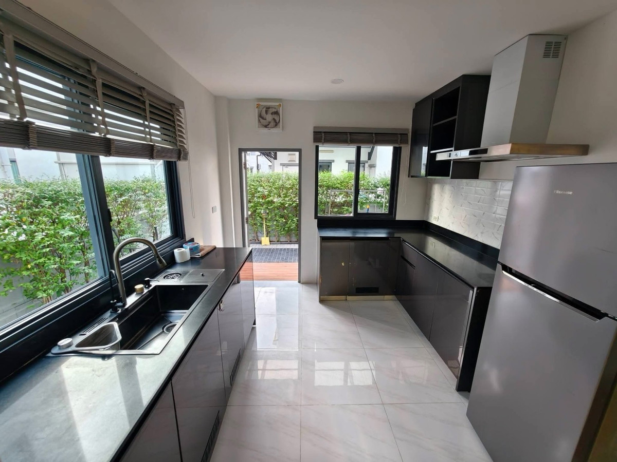 For RentHouseLadkrabang, Suwannaphum Airport : Luxury house for rent, The City Sukhumvit-On Nut.