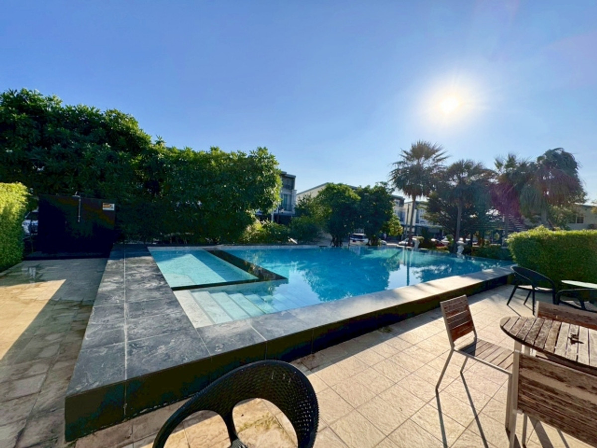 ขายทาวน์โฮมเกษตร นวมินทร์ ลาดปลาเค้า : ขาย ทาวน์เฮ้าส์ 2 ชั้น โกลเด้น ทาวน์ 3 ลาดพร้าว เกษตรนวมินทร์ 21.7 ตรว 117 ตรม 4 นอน 3 น้ำ บ้านหลังมุม