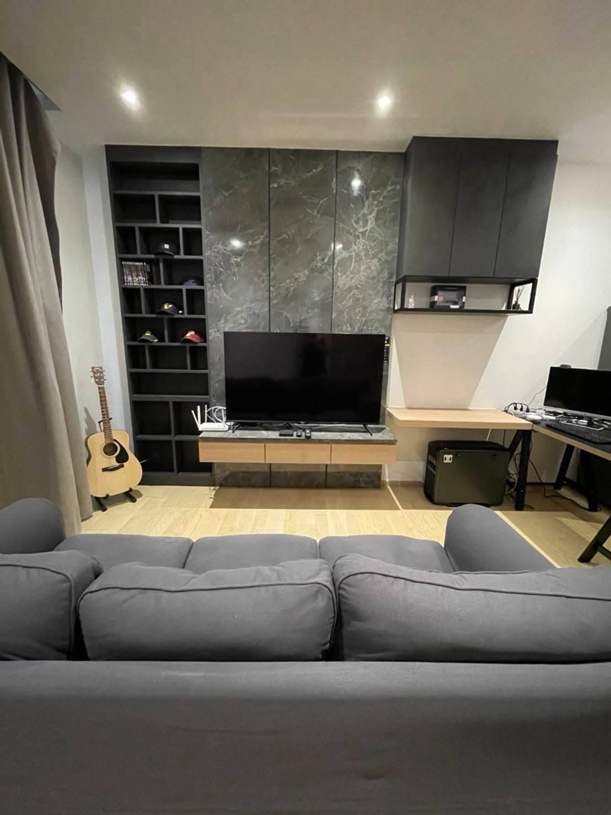 ให้เช่าคอนโดพระราม 9 เพชรบุรีตัดใหม่ RCA : ให้เช่าด่วนคอนโด Ashton Asoke-Rama9  ชั้น 10-20 อาคาร Alpha วิวเซ็นทรัล ขนาด  40 ตร.ม. 1 ห้องนอน ราคา 33,000 บาท พร้อมอยู่ ต่อรองได้นิดหน่อย 