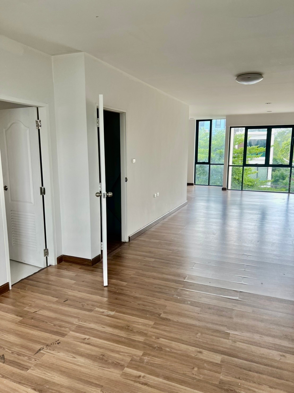 ขายโฮมออฟฟิศบางนา แบริ่ง ลาซาล : ขายโฮมออฟฟิศ 4 ชั้น ทำเลธุรกิจ ราคาดีที่สุดในโครงการ H2O Ram 2 – Suvarnabhumi (รามคำแหง 2 – วงแหวนตะวันออก)