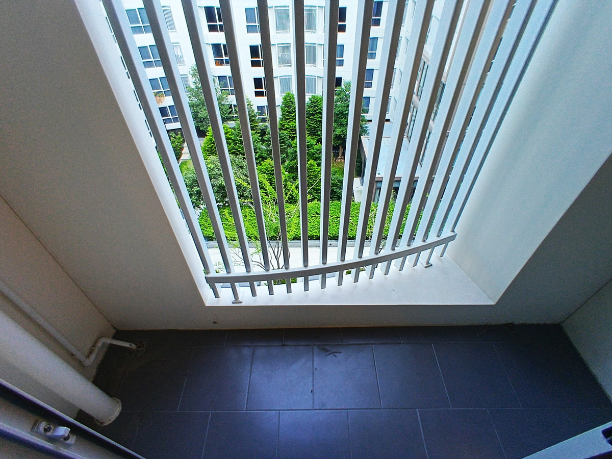 For SaleCondoKasetsart, Ratchayothin : Urgent sale! BLUE Condo Phaholyothin 35, best pool view in the project, fully furnished and ready to move in immediately.