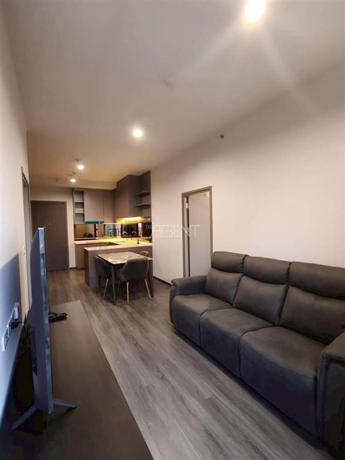 ให้เช่าคอนโดคลองเตย กล้วยน้ำไท : ให้เช่า ห้องใหญ่ Ideo Sukhumvit Rama4 | 2 Bed 2 Bath 2 Parking lot - 66.14 ตรม | 49,000 บาท | 082-4499822 แพรวา