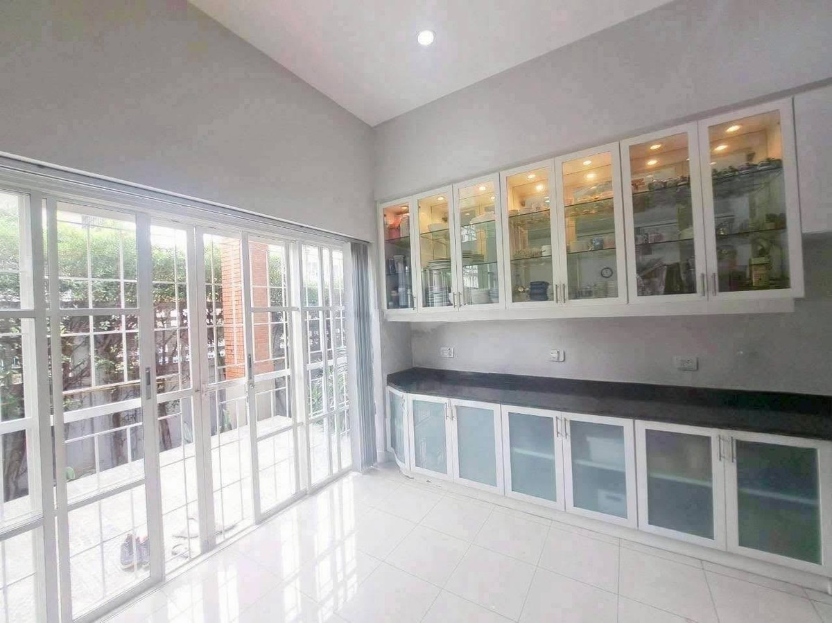 ขายบ้านบางนา แบริ่ง ลาซาล : ทำเลทอง ซอยแบริ่ง 13 (สุขุมวิท 107) บ้านใหญ่ ใจกลางสุขุมวิท บ้านเดี่ยว 2 ชั้น ใกล้ BTS แบริ่ง 221 ตร.ว. พร้อมอยู่ทันที