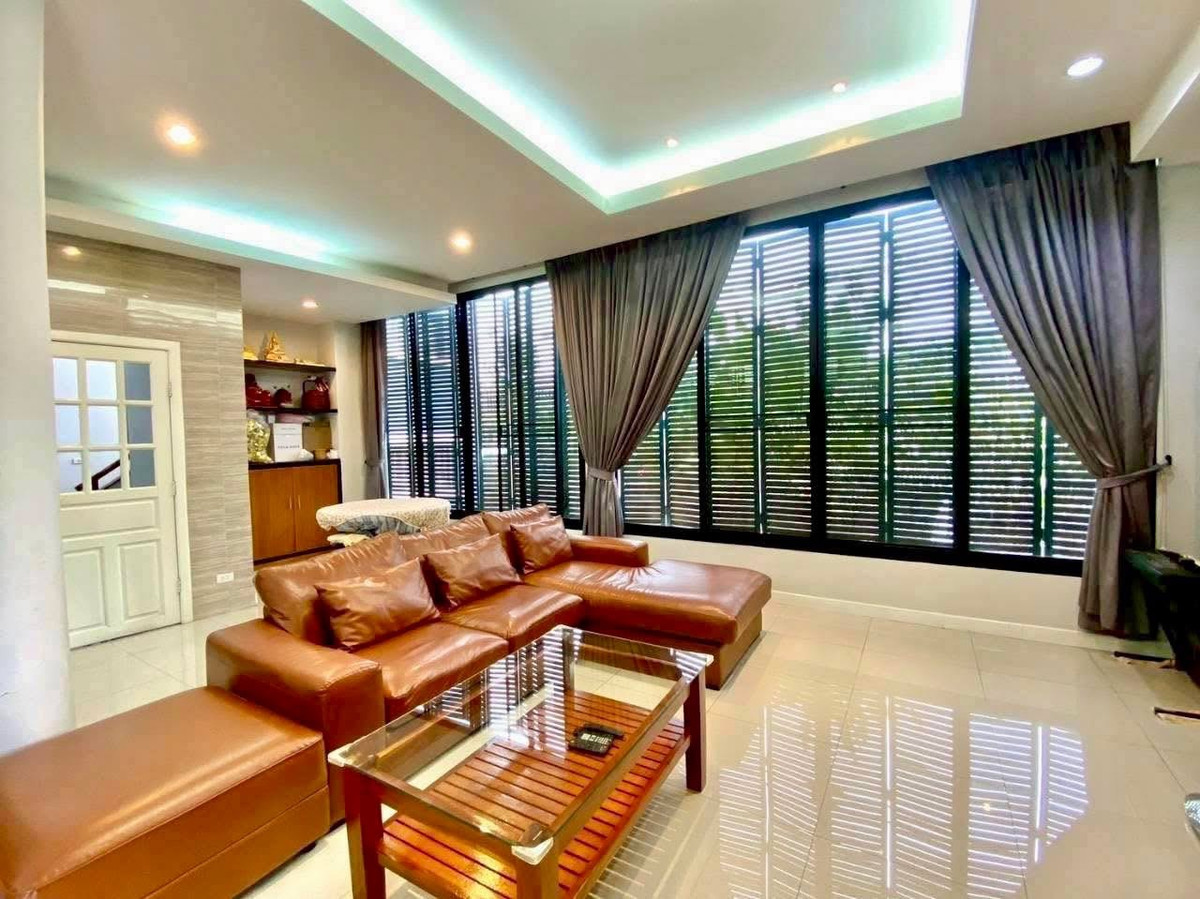 ขายบ้านบางนา แบริ่ง ลาซาล : ทำเลทอง ซอยแบริ่ง 13 (สุขุมวิท 107) บ้านใหญ่ ใจกลางสุขุมวิท บ้านเดี่ยว 2 ชั้น ใกล้ BTS แบริ่ง 221 ตร.ว. พร้อมอยู่ทันที