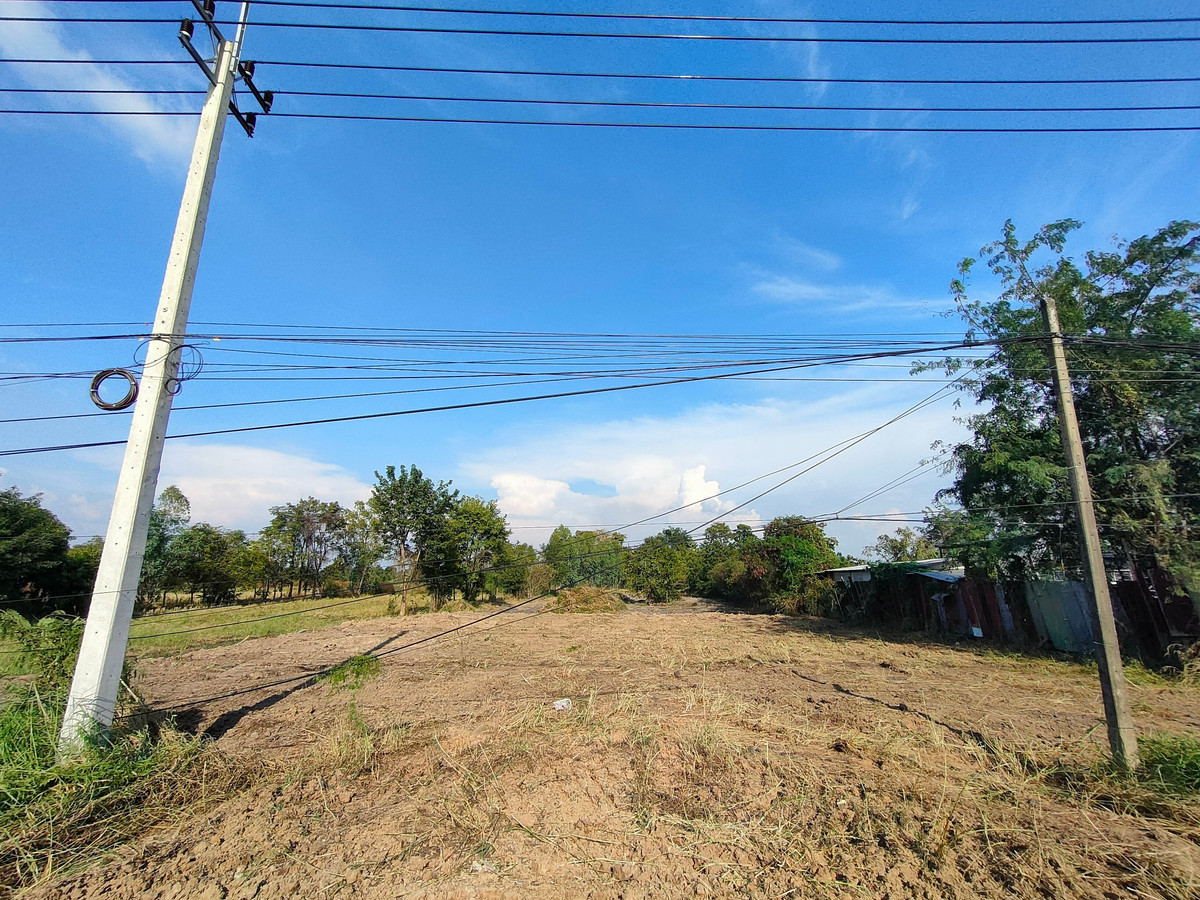 For SaleLandNakhon Sawan : Land for sale in Nakhon Sawan, next to Asia 1 Road (Phahon Yothin), Nakhon Sawan inbound side.