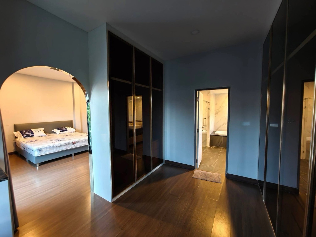 For RentHouseLadkrabang, Suwannaphum Airport : Luxury house for rent, The City Sukhumvit-On Nut.