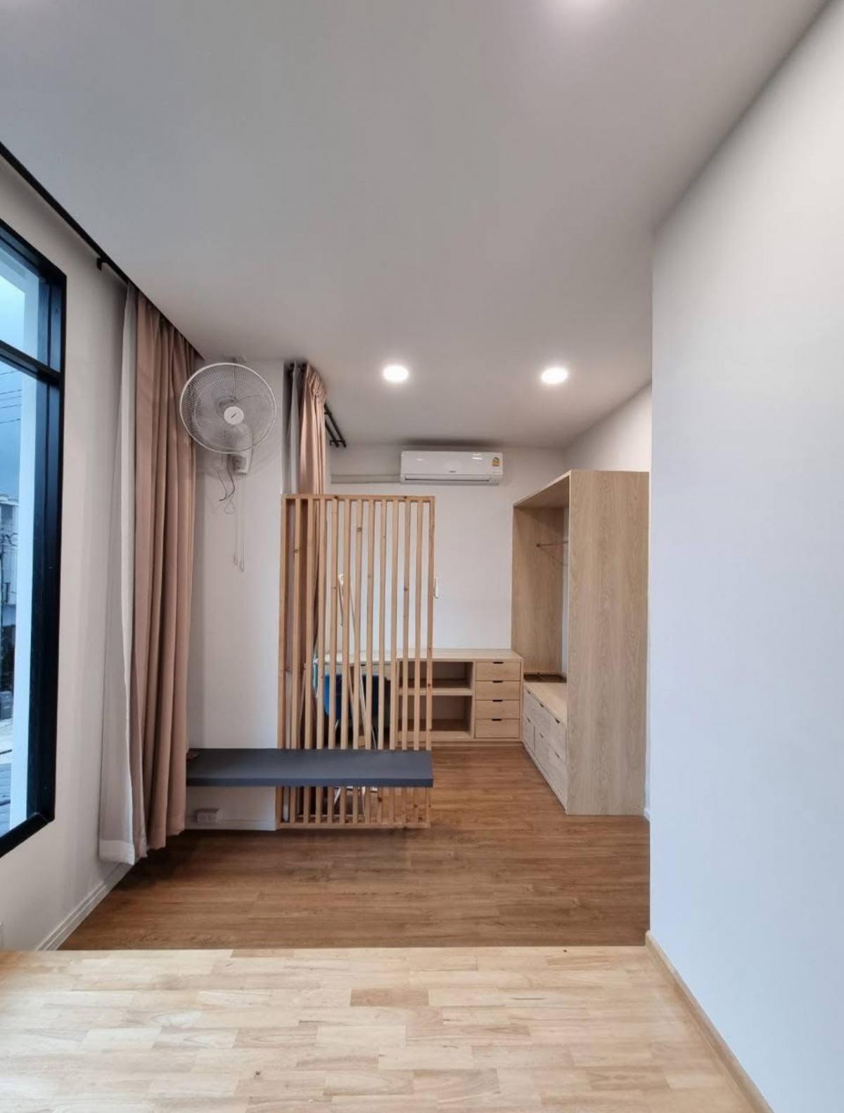 ให้เช่าทาวน์โฮมนวมินทร์ รามอินทรา : 19/02/2026, บ้านใหม่พร้อมอยู่ 3 นอน 2 น้ำ หลังมุม ใกล้ BTS สายหยุด เช่าพร้อมเฟอร์ฯ ครบ ติดสระว่ายน้ำ และฟิตเนส เดิน 10 ก้าวถึง!