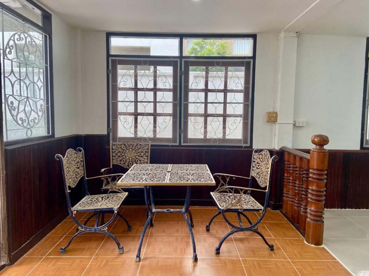 ให้เช่าบ้านพระราม 9 เพชรบุรีตัดใหม่ RCA : 28/02/2026, บ้าน 4 ห้องนอน พร้อมพื้นที่กว้างใจกลางพระราม 9 เช่าหรือซื้อได้ ตามใจคุณ ราคาเริ่มต้นดีมาก!