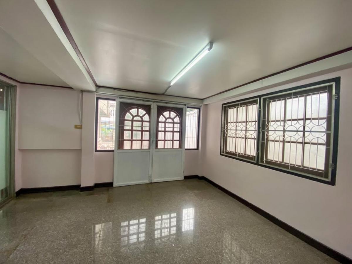 ให้เช่าบ้านพระราม 9 เพชรบุรีตัดใหม่ RCA : 28/02/2026, บ้าน 4 ห้องนอน พร้อมพื้นที่กว้างใจกลางพระราม 9 เช่าหรือซื้อได้ ตามใจคุณ ราคาเริ่มต้นดีมาก!