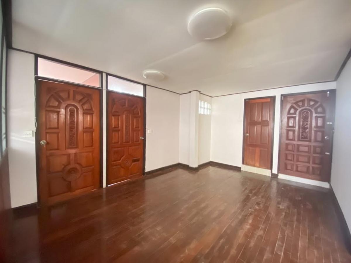 ให้เช่าบ้านพระราม 9 เพชรบุรีตัดใหม่ RCA : 28/02/2026, บ้าน 4 ห้องนอน พร้อมพื้นที่กว้างใจกลางพระราม 9 เช่าหรือซื้อได้ ตามใจคุณ ราคาเริ่มต้นดีมาก!