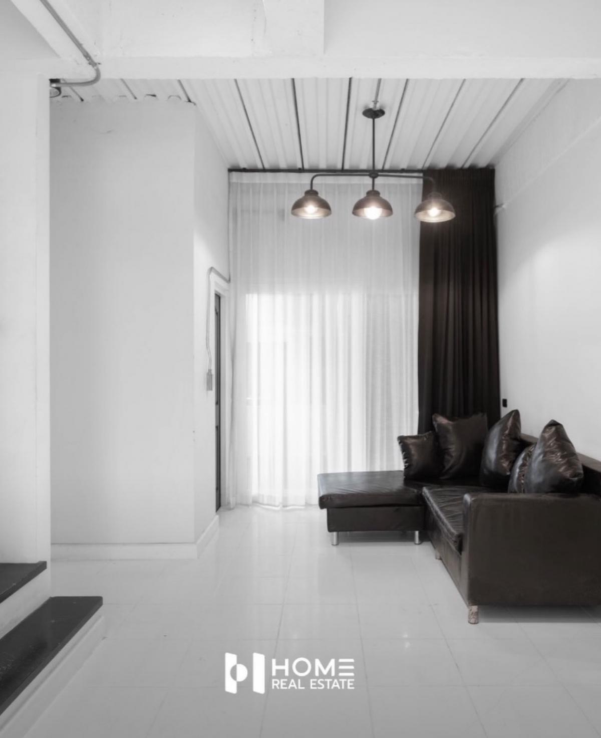 ขายทาวน์โฮมเลียบทางด่วนรามอินทรา : 28/02/2026, บ้านสวย 3 ห้องนอน พร้อมพื้นที่กว้าง 210 ตรม. ใกล้แยกลาดพร้าว เช่า 39,000 บ./ด. ขาย 4.88 ล้าน ตอบโจทย์ทุกไลฟ์สไตล์