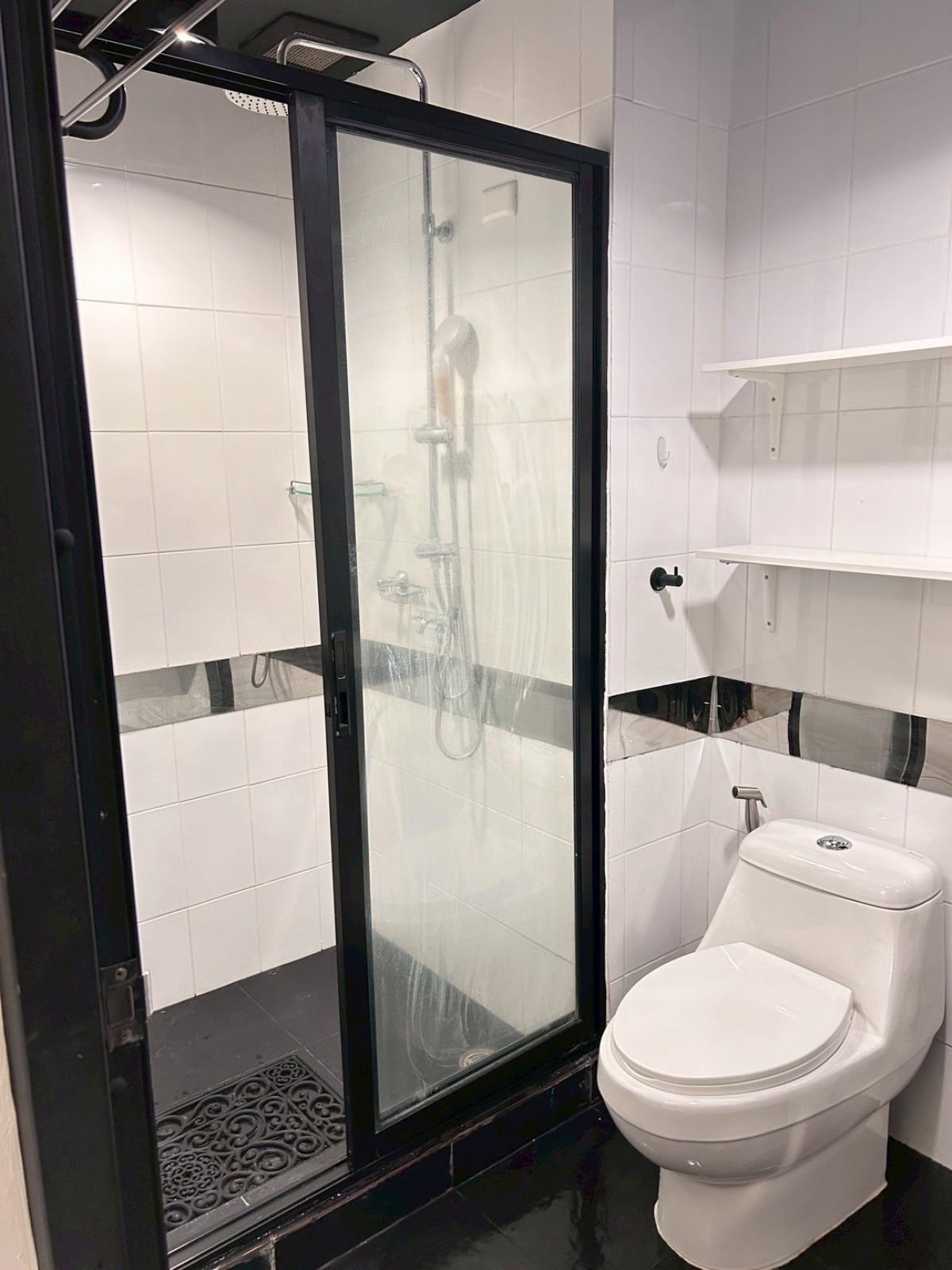 ขายทาวน์โฮมเลียบทางด่วนรามอินทรา : 28/02/2026, บ้านสวย 3 ห้องนอน พร้อมพื้นที่กว้าง 210 ตรม. ใกล้แยกลาดพร้าว เช่า 39,000 บ./ด. ขาย 4.88 ล้าน ตอบโจทย์ทุกไลฟ์สไตล์