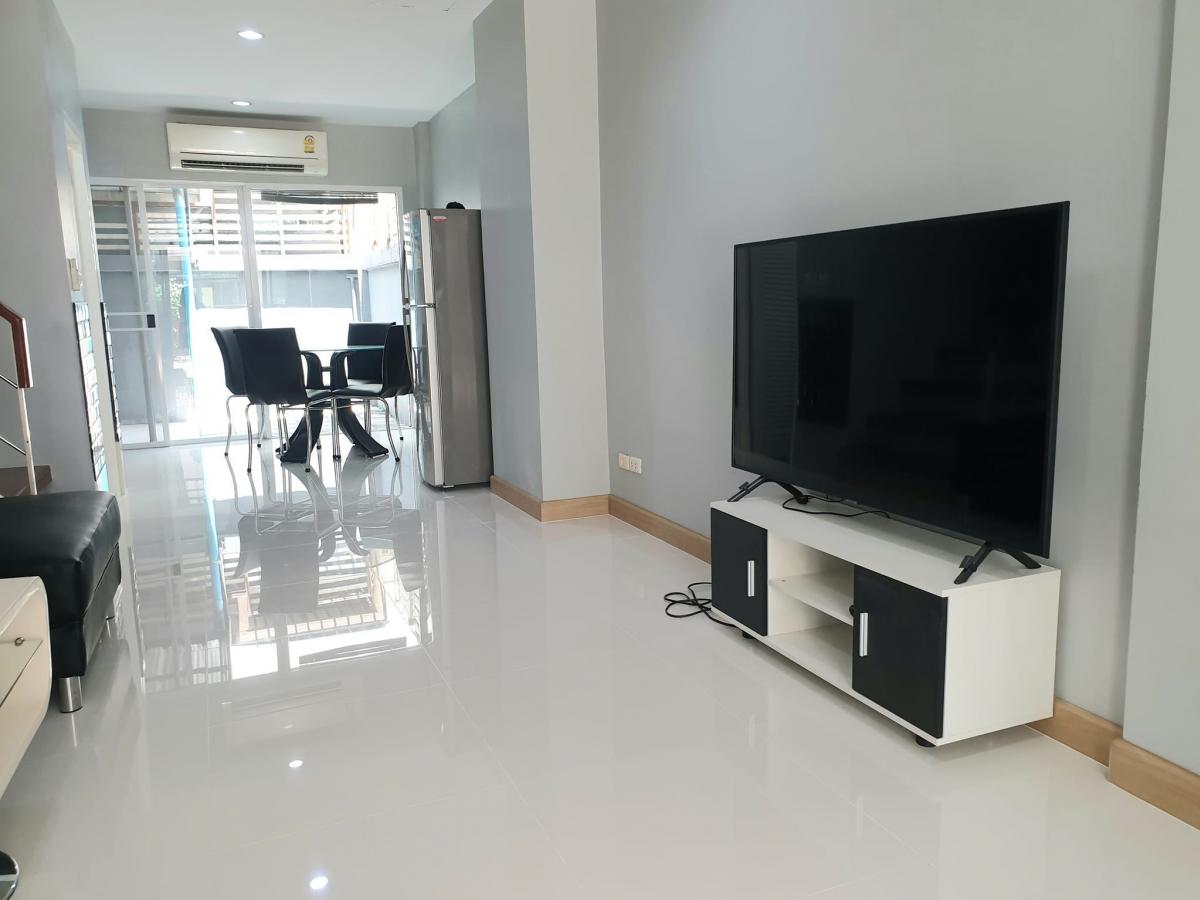 For RentTownhomeSathorn, Narathiwat : Townhome for rent Sathorn-Narathiwat, 3 floors, fully furnished, ready to move in. Beautiful house in the heart of Rama 3, convenient to travel, very close to the city.