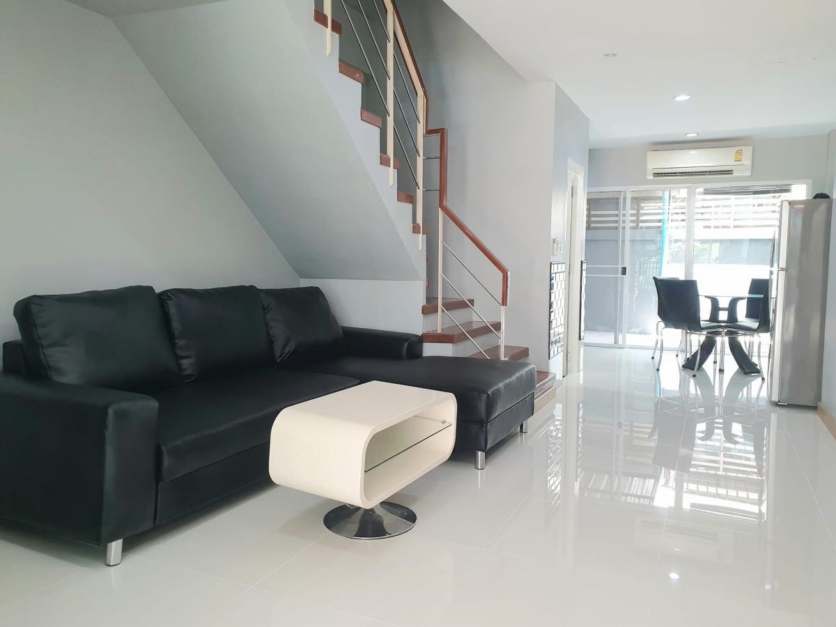 For RentTownhomeSathorn, Narathiwat : Townhome for rent Sathorn-Narathiwat, 3 floors, fully furnished, ready to move in. Beautiful house in the heart of Rama 3, convenient to travel, very close to the city.