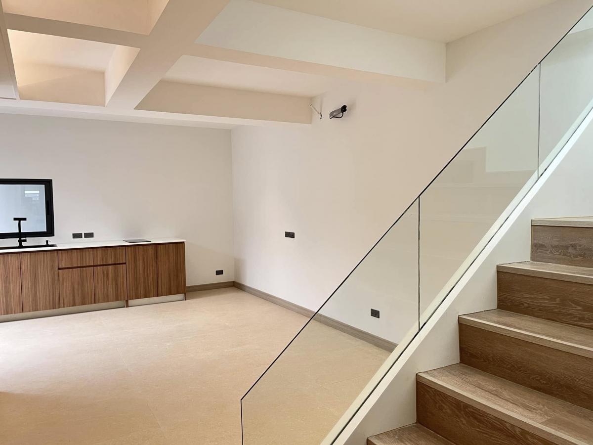 ขายทาวน์โฮมอารีย์ อนุสาวรีย์ : 28/02/2026, บ้านเดี่ยวหรู 3 ห้องนอน ใจกลางเมืองพร้อมเช่า 75,000 บ./ด. พื้นที่กว้าง 205 ตร.ม. ใกล้ BTS นานา / สยาม / อารีย์ / จตุจักร