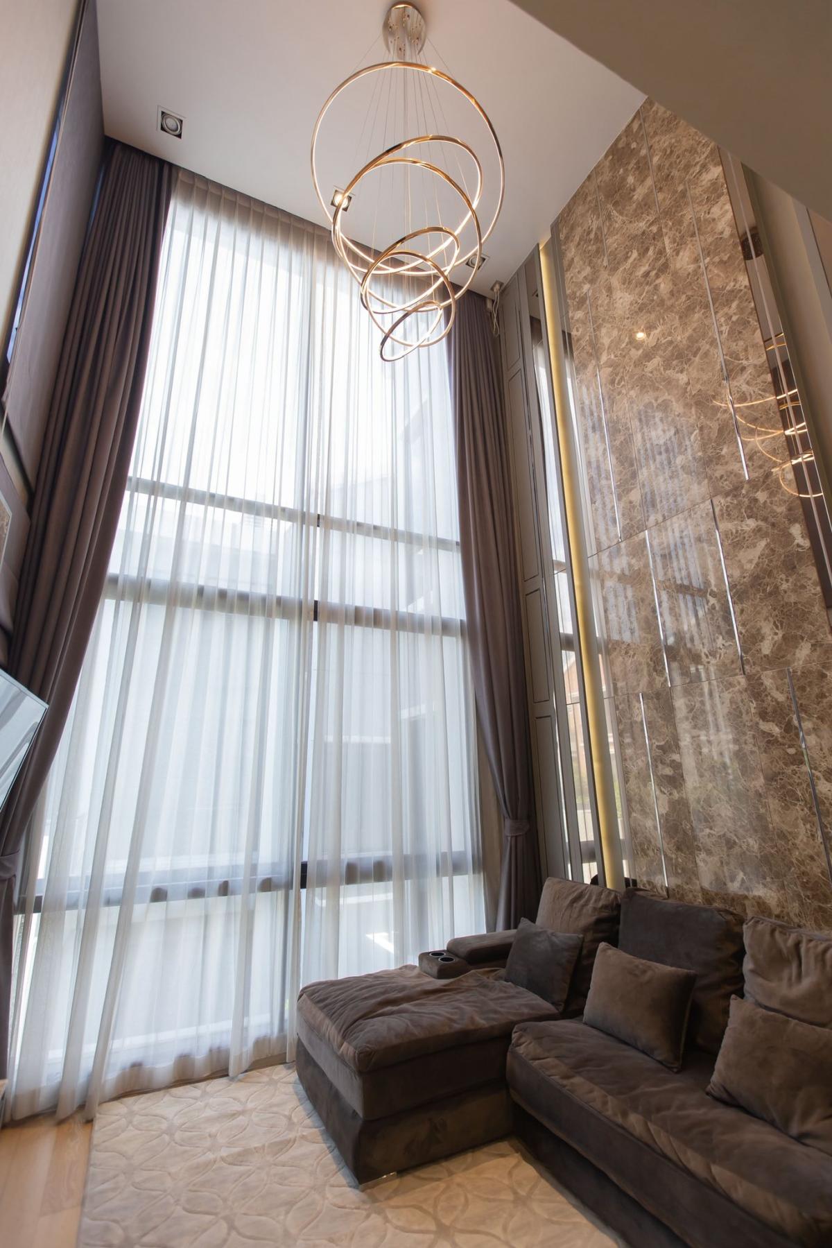 For RentHouseKaset Nawamin,Ladplakao : Luxurious 4 bedroom house in the heart of Ramindra. Ready to move in immediately. Rent only 250,000 baht/month at Artale Ekkamai-Ramintra.