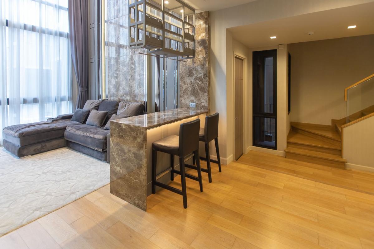 For RentHouseKaset Nawamin,Ladplakao : Luxurious 4 bedroom house in the heart of Ramindra. Ready to move in immediately. Rent only 250,000 baht/month at Artale Ekkamai-Ramintra.