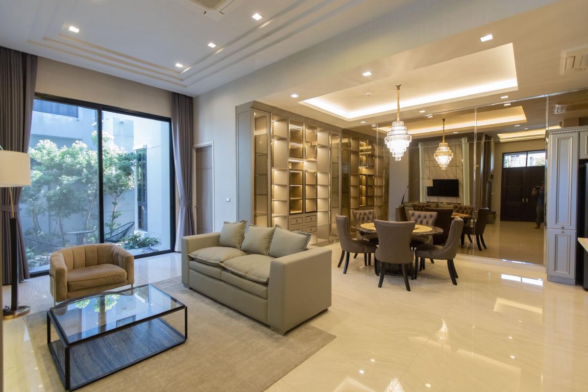 For RentHouseKaset Nawamin,Ladplakao : Luxurious 4 bedroom house in the heart of Ramindra. Ready to move in immediately. Rent only 250,000 baht/month at Artale Ekkamai-Ramintra.