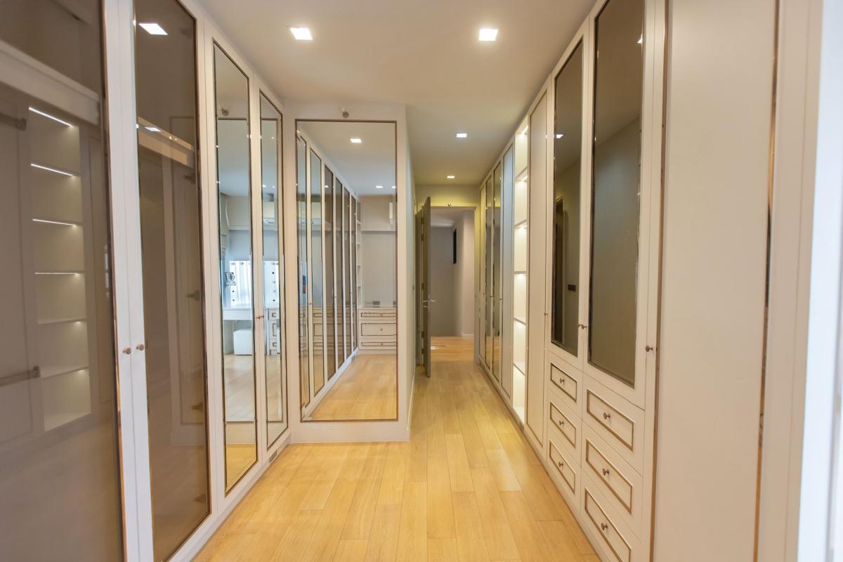 For RentHouseKaset Nawamin,Ladplakao : Luxurious 4 bedroom house in the heart of Ramindra. Ready to move in immediately. Rent only 250,000 baht/month at Artale Ekkamai-Ramintra.