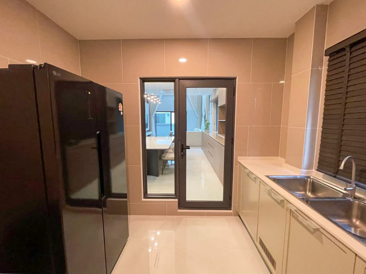 ให้เช่าบ้านบางนา แบริ่ง ลาซาล : The City Bangna 3 บ้านเดี่ยว 4 ห้องนอน 5 ห้องน้ำ พร้อมที่จอด 3 คัน ใกล้ Mega Bangna Please call: 062-496-6454