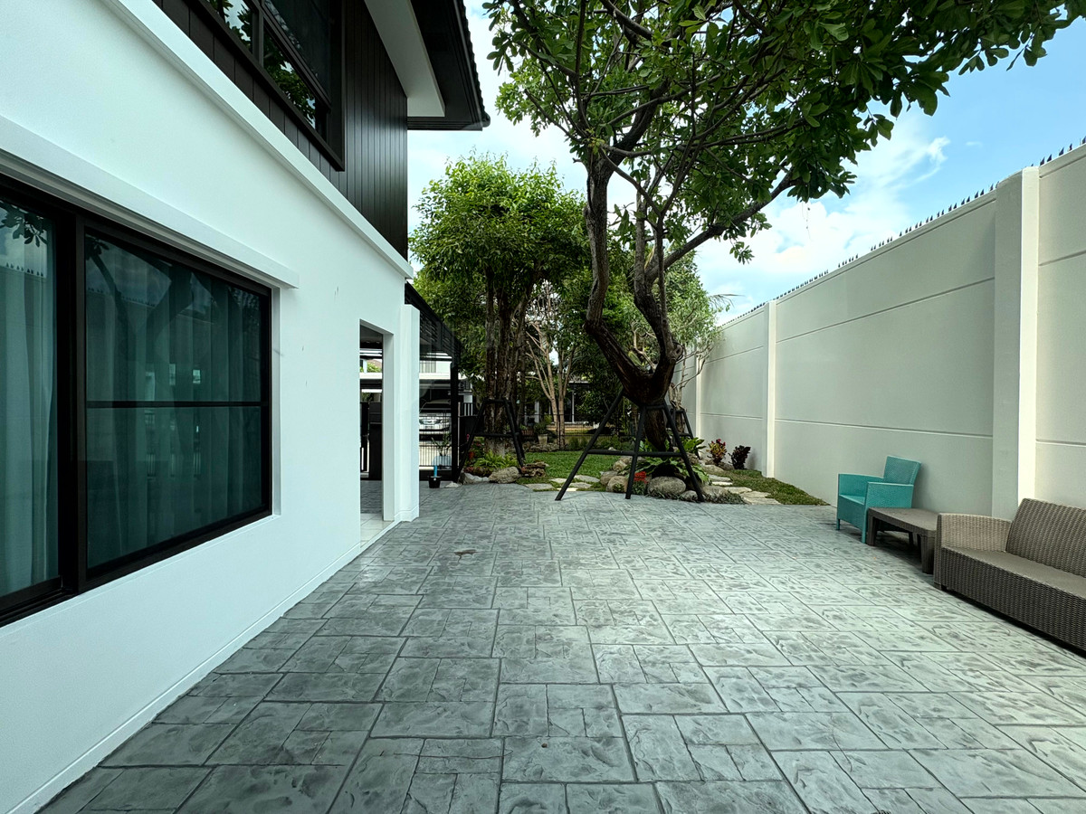 For SaleHouseBangna, Bearing, Lasalle : If you are looking for a house with a quiet corner. But close to convenience The latter is the answer, Manthana 1 Bangna Km.7.