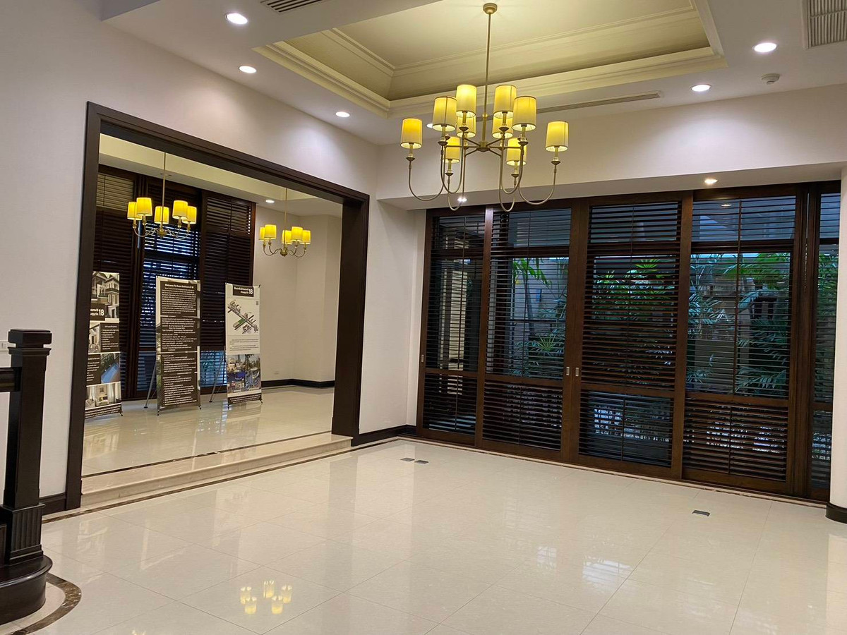 ให้เช่าบ้านสุขุมวิท อโศก ทองหล่อ : House Sukhumvit 18: 4bed 5bath 100sqwah 455sqm. 320,000/mth. Am: 0656199198