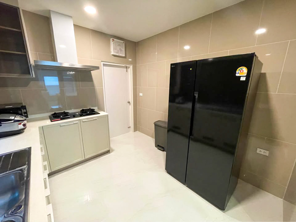 ให้เช่าบ้านบางนา แบริ่ง ลาซาล : The City Bangna 3 บ้านเดี่ยว 4 ห้องนอน 5 ห้องน้ำ พร้อมที่จอด 3 คัน ใกล้ Mega Bangna Please call: 062-496-6454