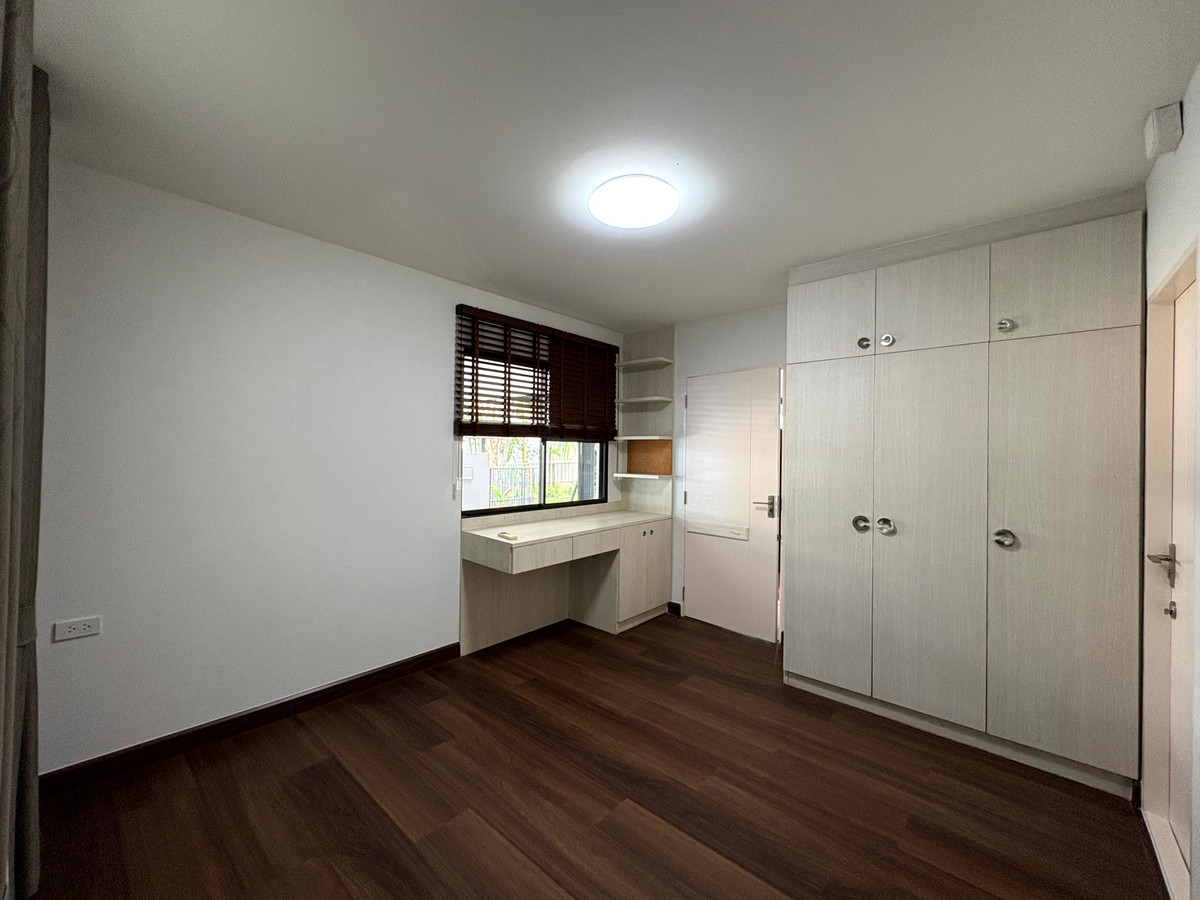 For SaleHouseBangna, Bearing, Lasalle : If you are looking for a house with a quiet corner. But close to convenience The latter is the answer, Manthana 1 Bangna Km.7.