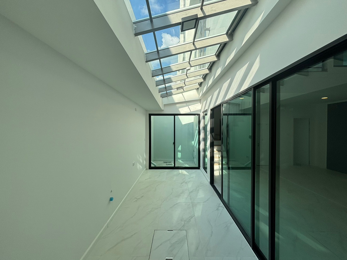 ขายทาวน์โฮมพระราม 3 สาธุประดิษฐ์ : ✨ขายทาวน์โฮมสไตล์ Modern 4ชั้นย่านพระราม 3 ขนาด 270ตรม. 3ห้องนอน เน้นความโปร่ง โล่งภายในในตัวบ้าน ใกล้ King’s College International School และทางด่วน